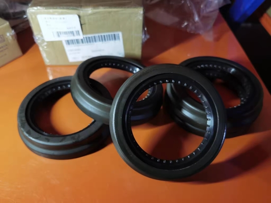 Seal minyak yang sangat fungsional C00116265 untuk roda belakang truk Foton