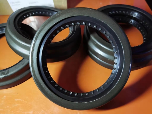 Seal minyak yang sangat fungsional C00116265 untuk roda belakang truk Foton